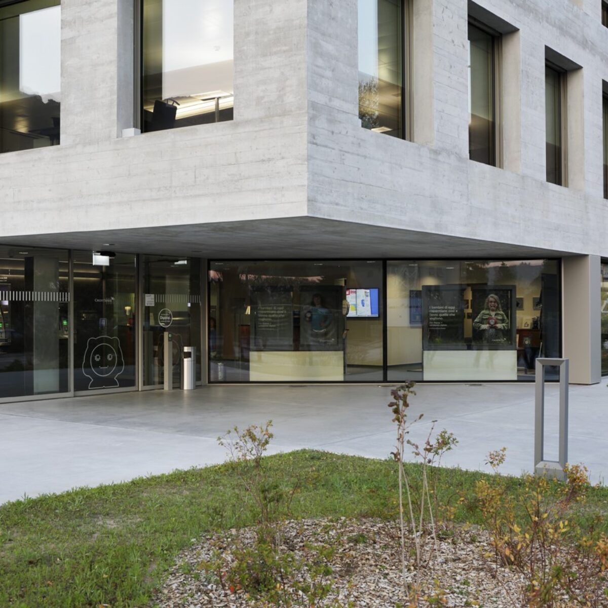 Nuova sede Credit Suisse, Lamone