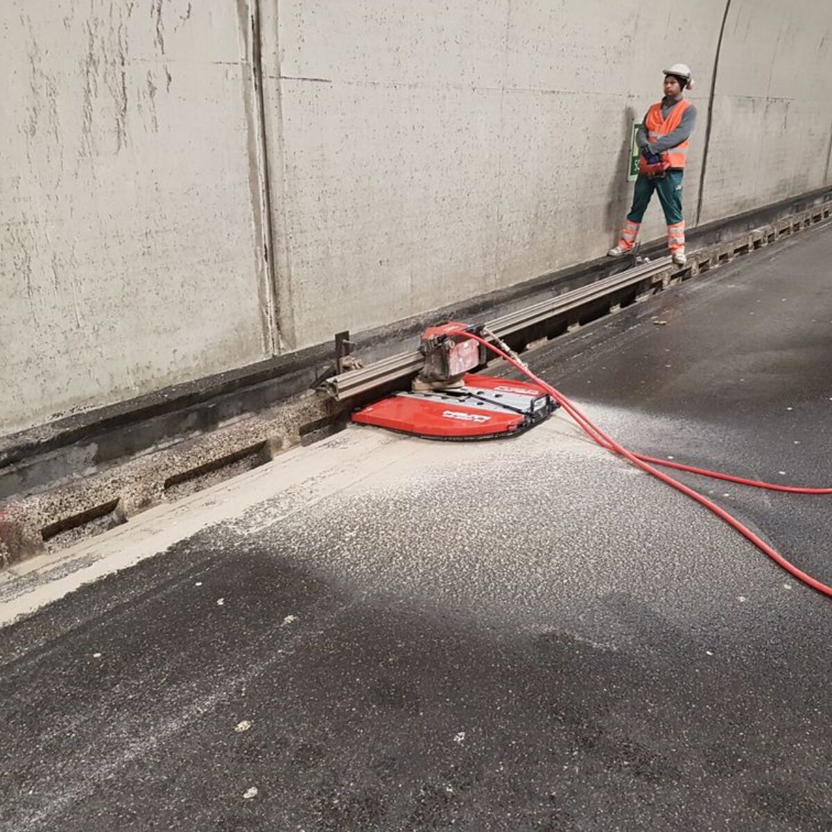 Risanamento bordure galleria autostradale Monte Ceneri